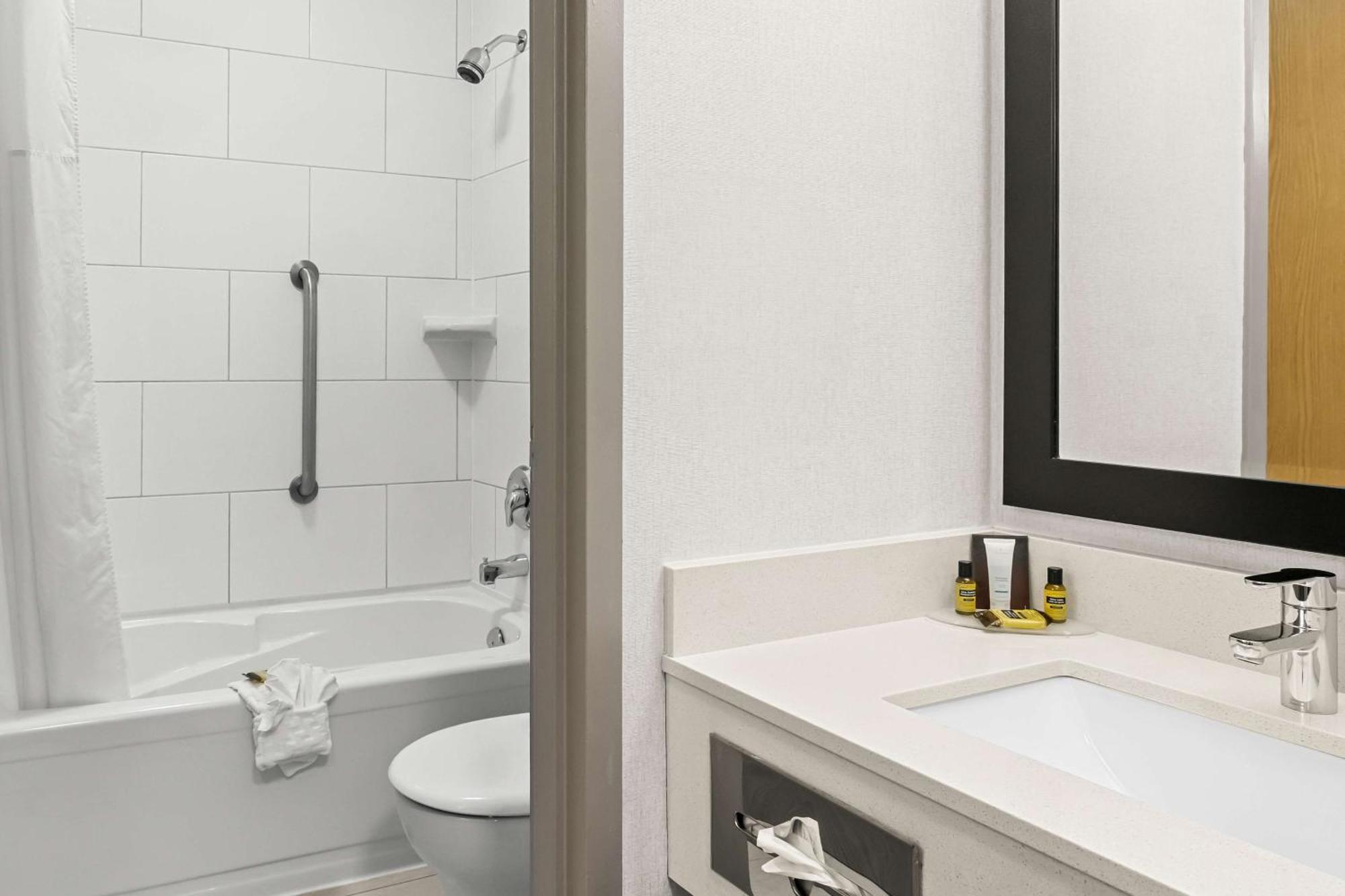 Best Western Plus Langley Inn Buitenkant foto
