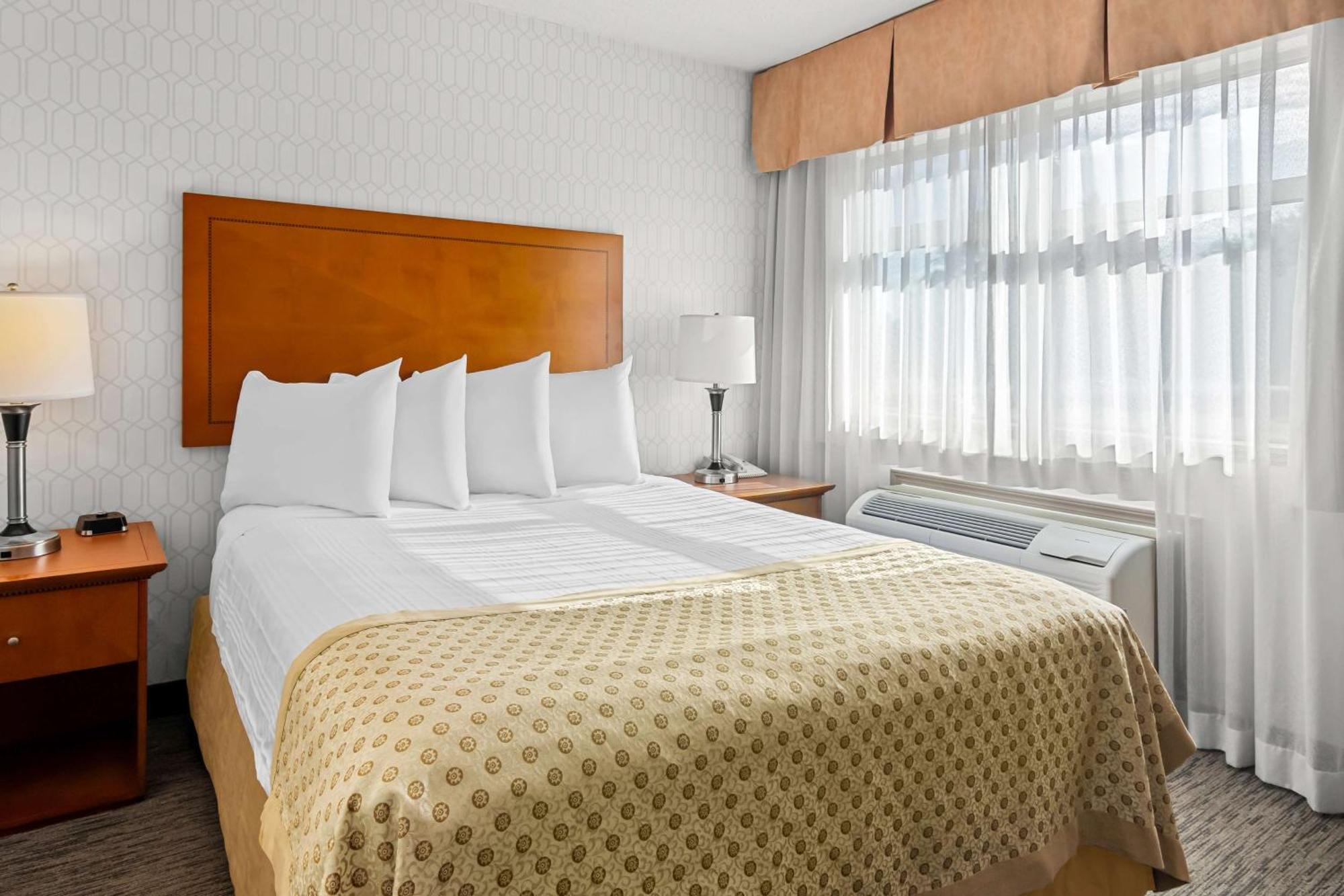 Best Western Plus Langley Inn Buitenkant foto