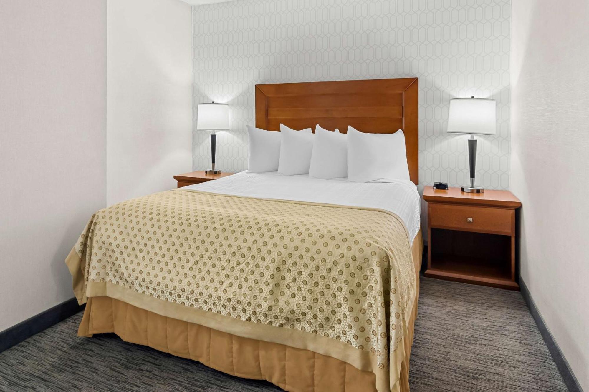 Best Western Plus Langley Inn Buitenkant foto