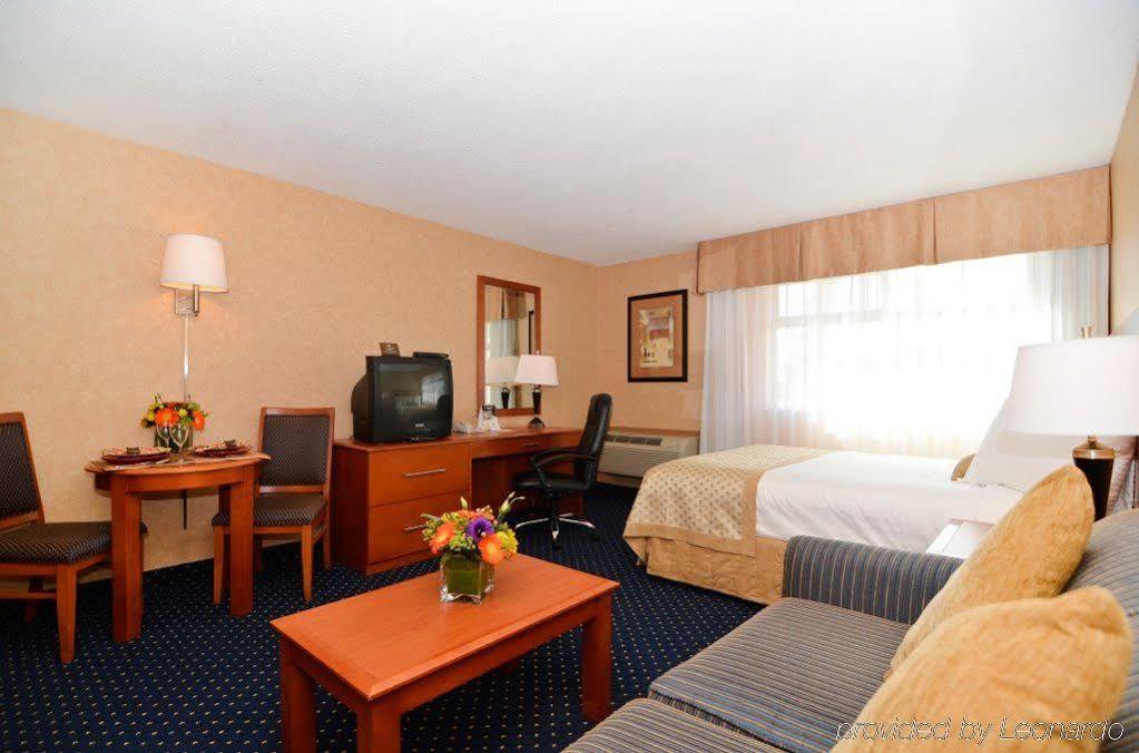Best Western Plus Langley Inn Buitenkant foto