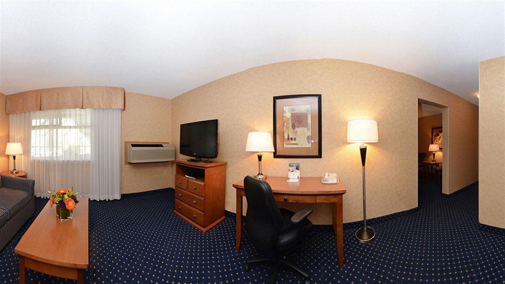 Best Western Plus Langley Inn Buitenkant foto