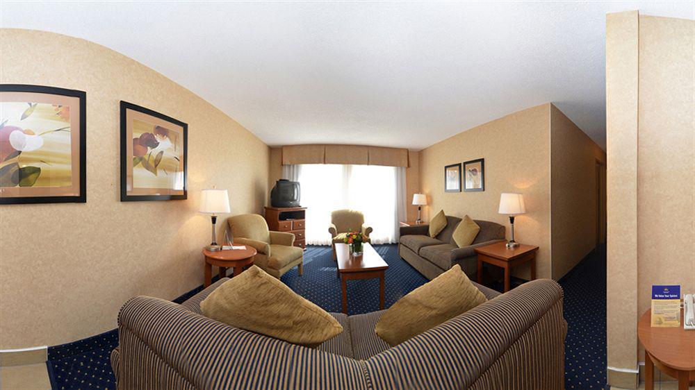 Best Western Plus Langley Inn Buitenkant foto